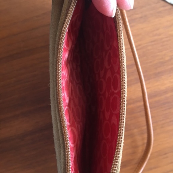 NWOT Coach Suede Wristlet - Picture 5 of 5